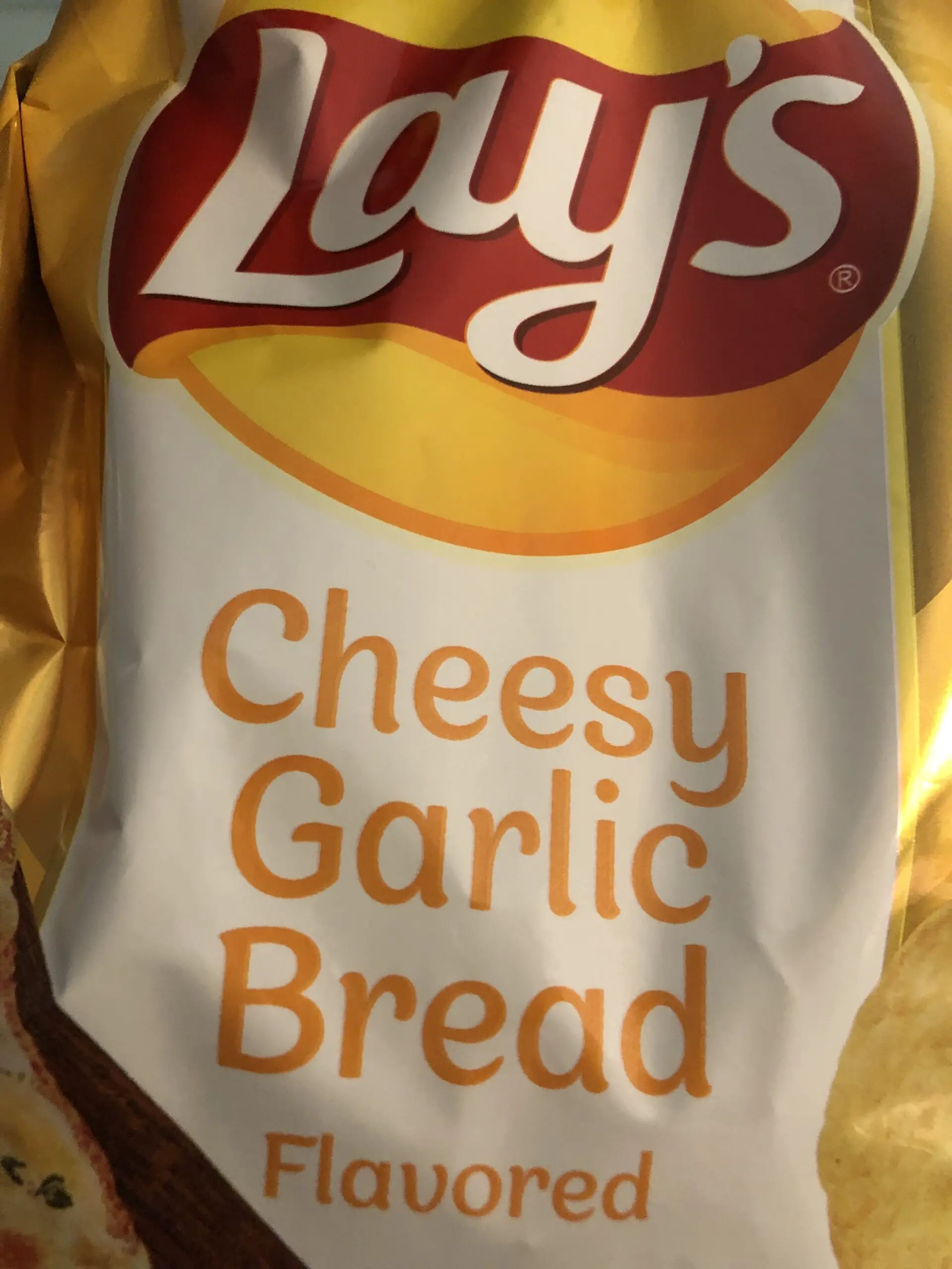 Lay's Cheesy Garlic Bread chips