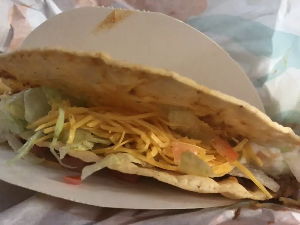 Taco Bell Cantina Crispy Melt Taco Review - Food Rankers